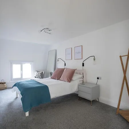 Sea Front Apartment *